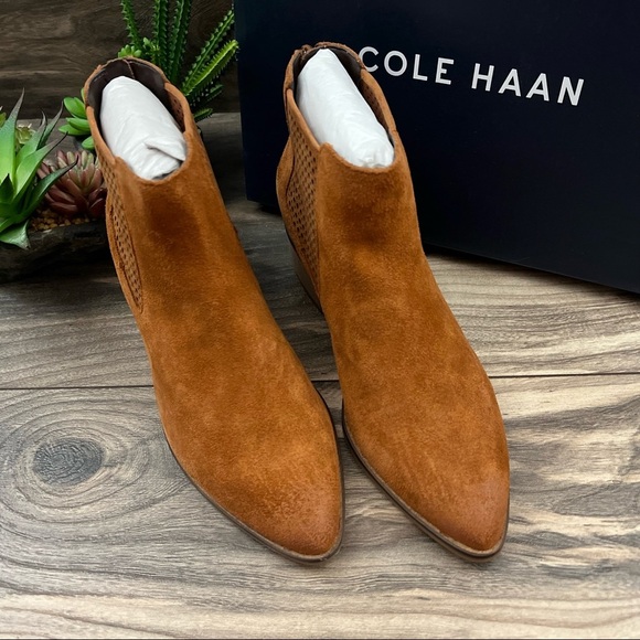 NIB Cole Haan Val Bootie Pointed Toe Ankle Boots British Tan Suede 8B 38.5 - Picture 2 of 12
